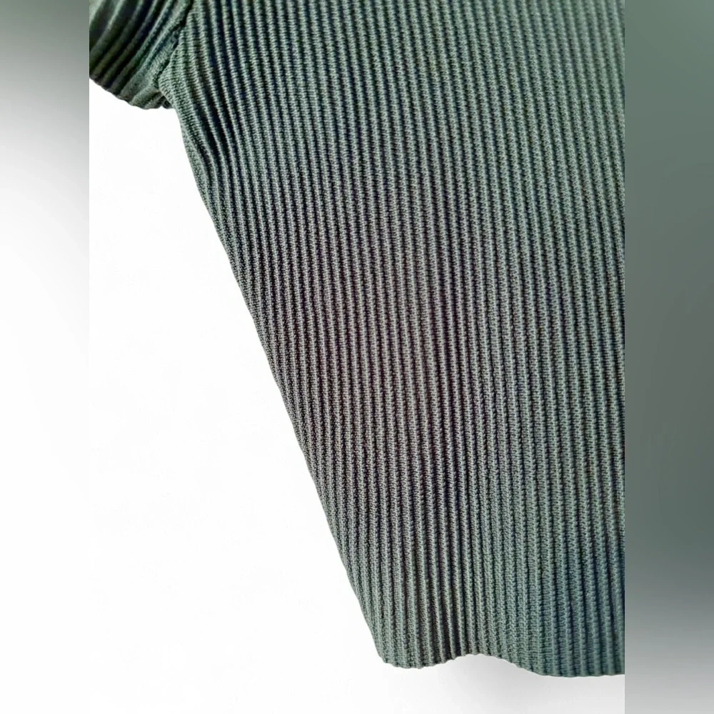 SOLD - Aritzia Babaton | Sculpt Knit Squareneck Top | Gallery Green | Size M - Picture 6 of 8